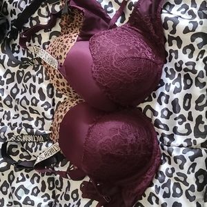 3 34 d Victoria secret bras